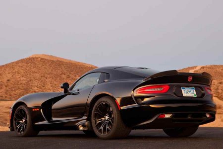 Внешность автомобиля Dodge Viper